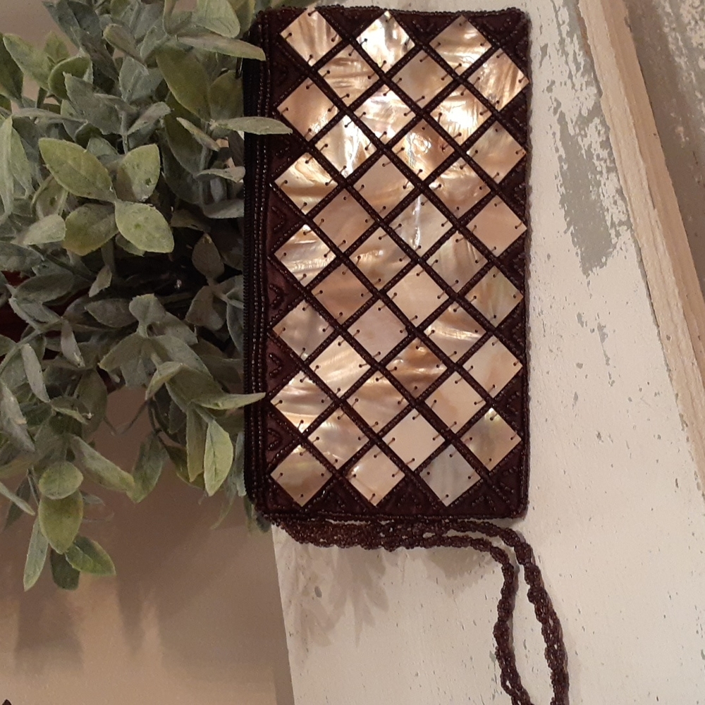 Mad - Small Beaded/Mother of Pearl Style Wrist Clutch